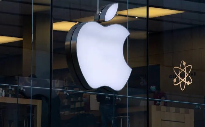РФ пригрозила Apple мільярдним штрафом через пошуковик і російські застосунки