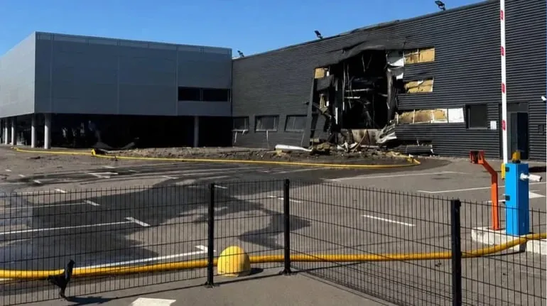 Russian attack damaged a Porsche dealership in Boryspil: there are casualties