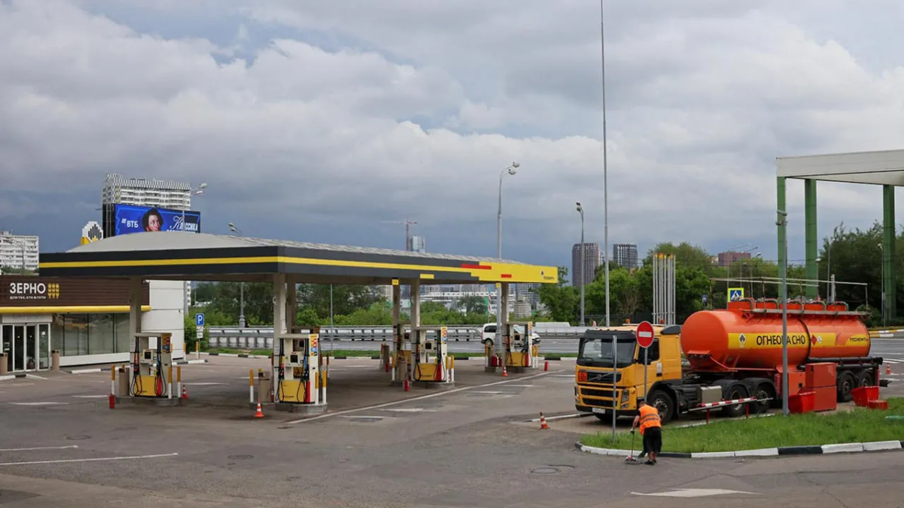 Russians are buying up gasoline additives in large quantities due to a fuel shortage