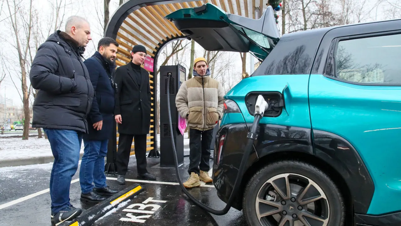 The much-hyped Russian electric car, Atom, has begun losing employees