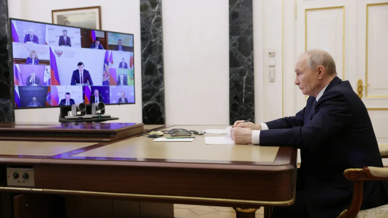 Putin has ordered the creation of a network of mini-refineries in response to the fuel crisis in Russia