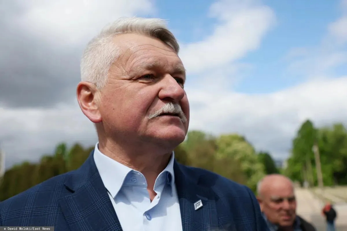 A Polish politician provided aid to Russian military personnel; this was described as an unprecedented incident