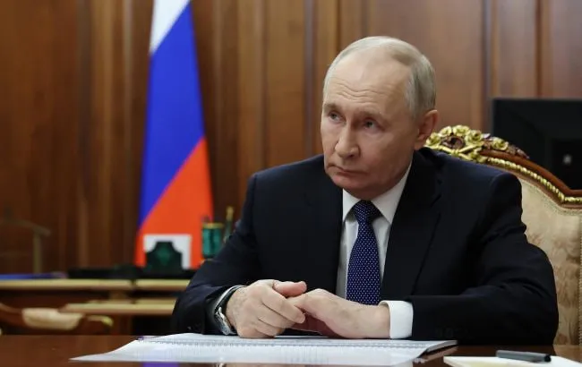 Рейтинг Путина продолжает падать вторую неделю подряд