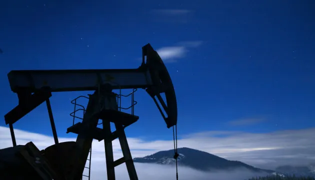 Казахстан відновив видобуток нафти на одному з найбільших родовищ