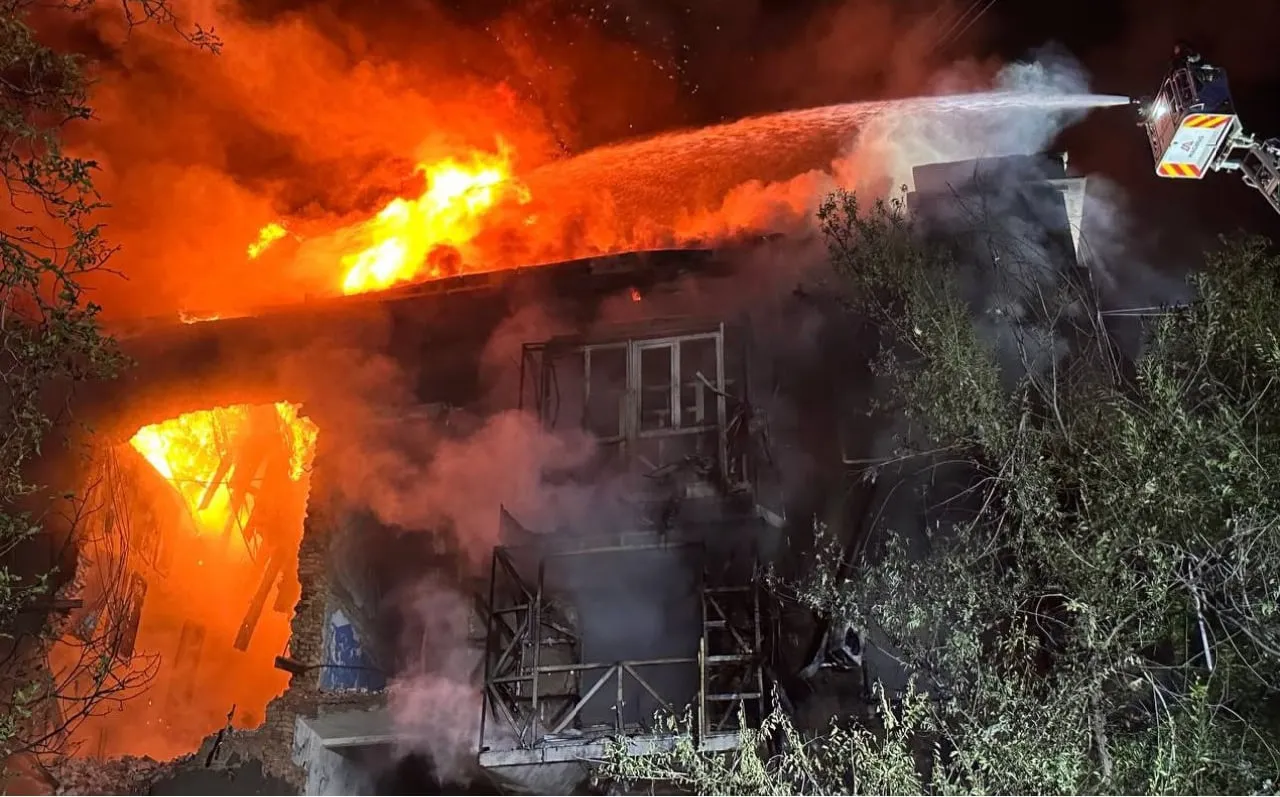 У Запоріжжі завершили розбір завалів після атаки РФ, є загиблі та поранені