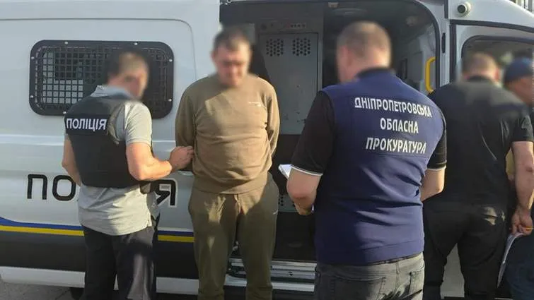 Із Німеччини до України екстрадували підозрюваного в переправленні ухилянтів