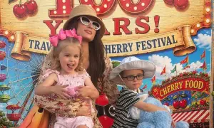 Відео: дружина Олега Сенцова привітала режисера та військового з 50-річчям