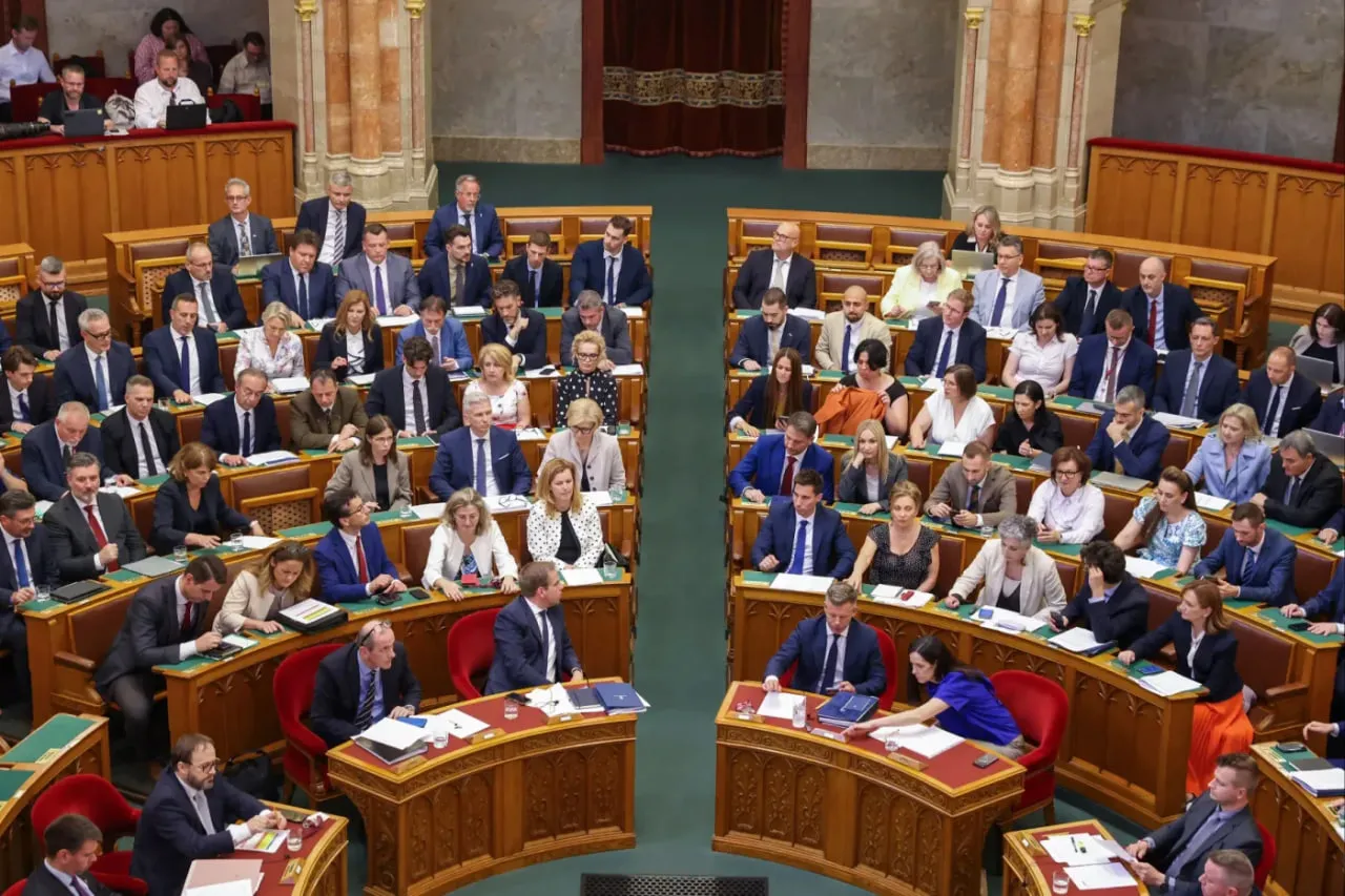 Parlament Węgier poparł przedterminowe odwołanie prezydenta