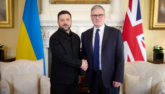 Zelenskyy awarded Starmer the Order of Freedom for his support of Ukraine