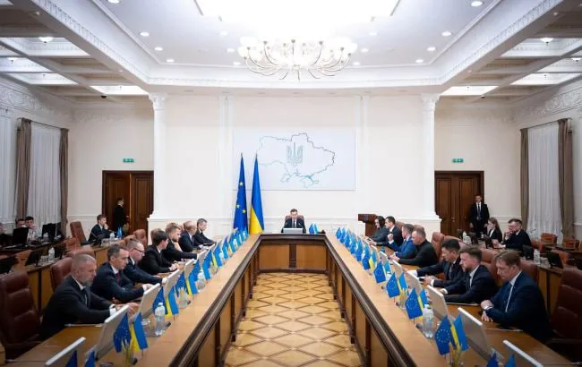 Новое правительство отменило решение Кабмина Свириденко о бронировании