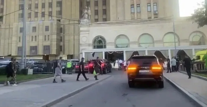 An explosion occurred at a restaurant in central Moscow; there are fatalities and injuries