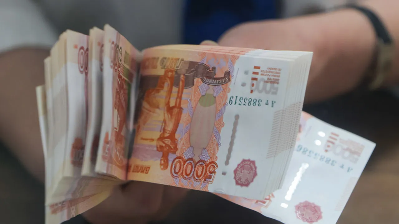 Russian insurers have begun actively withdrawing funds from their businesses amid the war