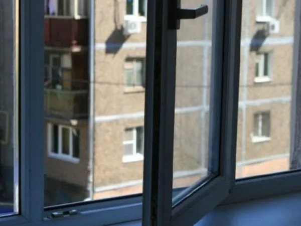 В Ивано-Франковске мужчина погиб в результате падения с четвертого этажа
