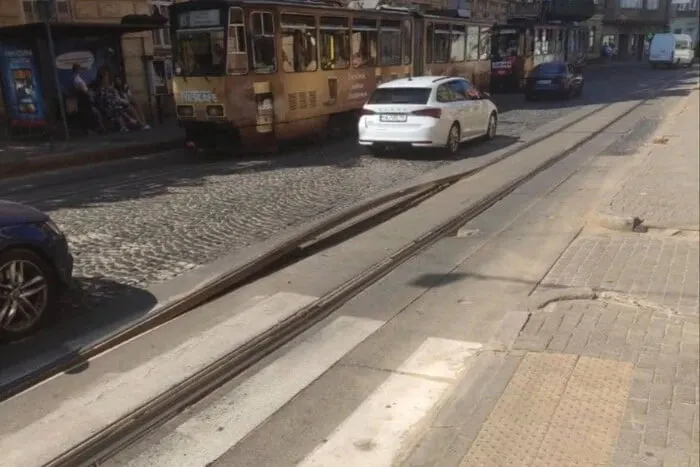 The heat damaged the tram tracks in Lviv; traffic has been restricted