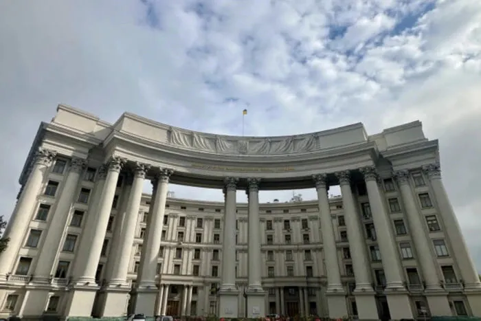Зеленський звільнив чотирьох послів України: кого торкнулися зміни