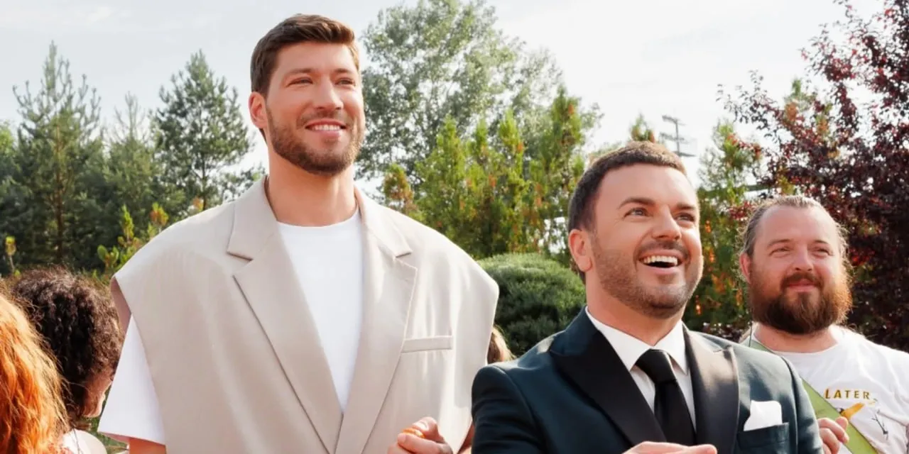 The internet went wild over the leak of photos of the contestants from the new season of *The Bachelor*