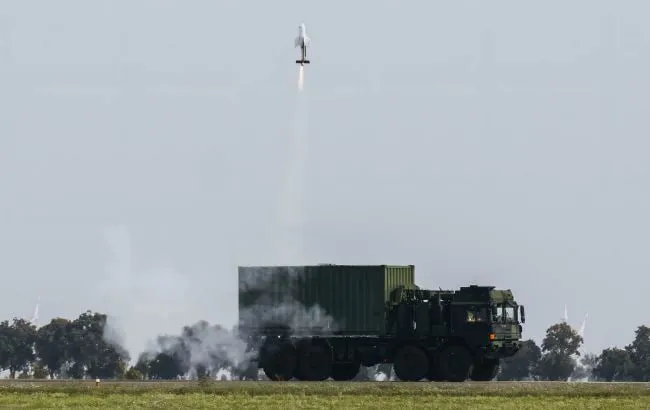 Rheinmetall продемонстрировал запуск ударных дронов с движущегося грузовика