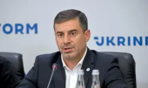 Города закрыты, ищут мужчин: оккупанты в Луганской области объединяют псефдореферендум с мобилизацией