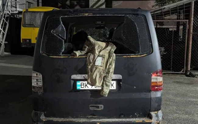 В Луцке толпа напала на автомобиль ТЦК и избила двух военных