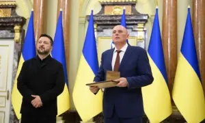 Зеленский поговорил со Стармером после ослабления британских санкций против РФ