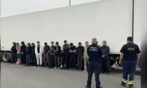 Біля Евересту прорвало льодовикове озеро: знищено ціле село
