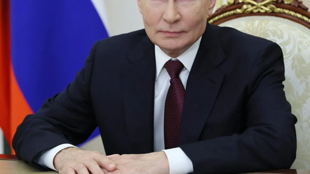 A strange mark was spotted on Putin's hand: doctors speculated that it might be