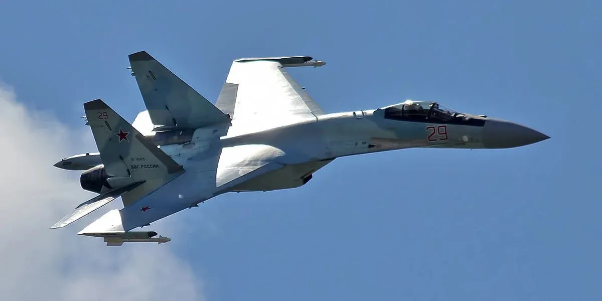 Photo: UA.NEWS Two Russian Su-35 Jets Collide in Kursk, One Pilot Killed