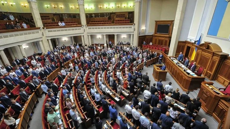 Prosecutors may be prohibited from receiving both a salary and a pension at the same time