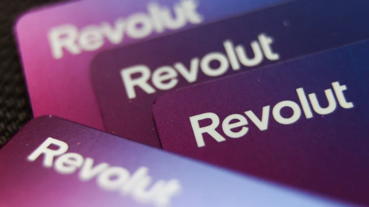 Хакеры требуют от Revolut рекордный выкуп после кражи данных клиентов