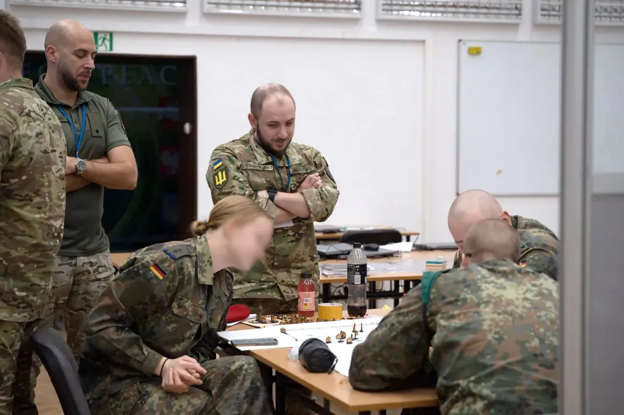 Украинские военные поделились боевым опытом с офицерами НАТО