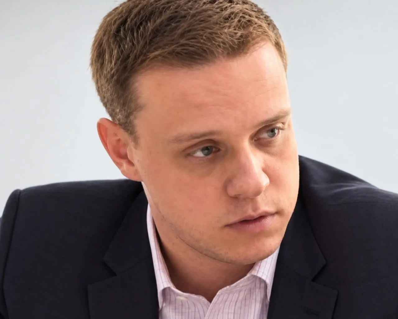 The court dismissed the case against the former deputy head of OGHK due to the expiration of the statute of limitations