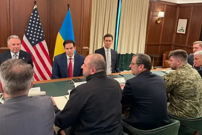 Советник Зеленского опроверг информацию о переговорах между Украиной, США и Россией в Нью-Йорке