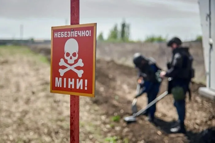 В Харьковской области мужчина пострадал в результате взрыва неизвестного самодельного взрывного устройства на огороде
