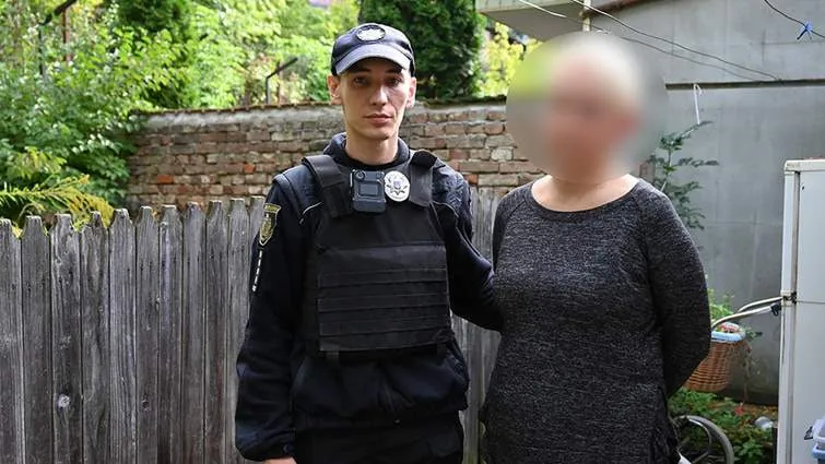 В Черновцах женщина зарезала мужа и искала людей, чтобы закопать тело во дворе