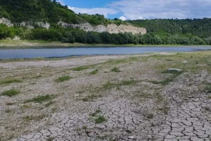 Днестровское водохранилище почти полностью исчерпало запас воды из-за продолжительного маловодья