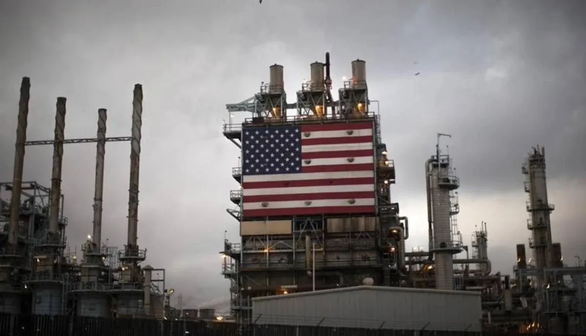 Нефтяной резерв США упал до самого низкого уровня за более чем 40 лет