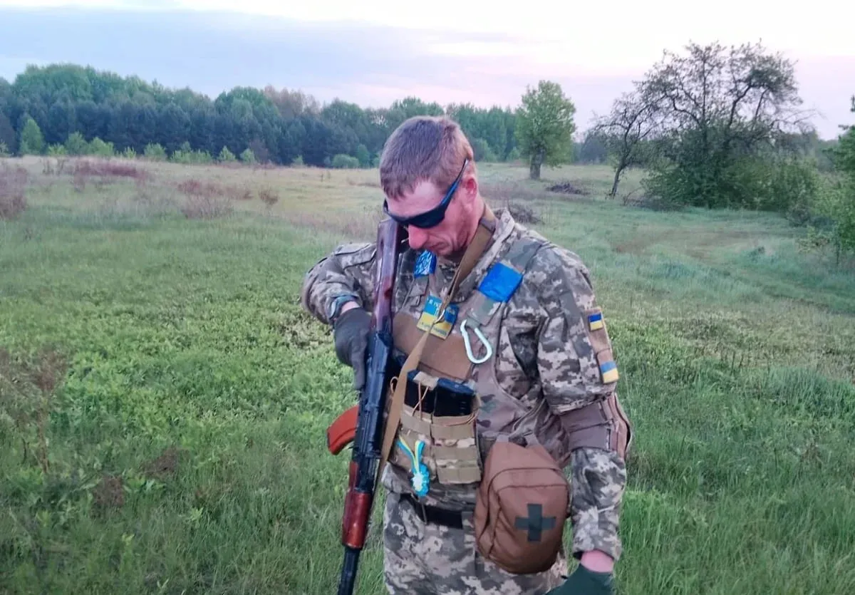 Полонені росіяни на велосипеді евакуювали пораненого українського прикордонника