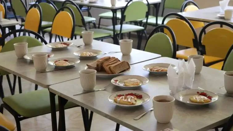 In Rivne, three schools switched their food service providers following an outbreak of salmonellosis