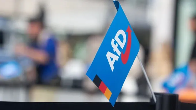W Niemczech deputowany AfD wprowadził ekstremistę na zamknięte ćwiczenia wojskowe — Spiegel