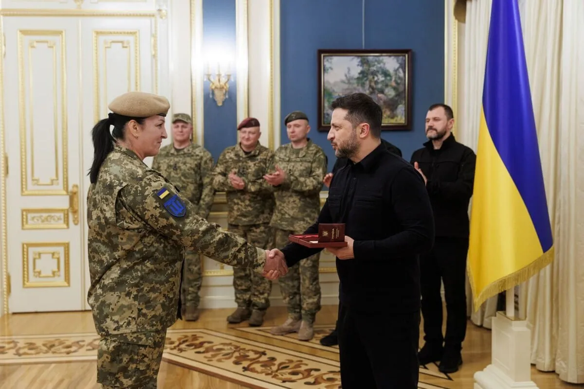 Зеленский наградил воинов, которые с первых дней войны защищают города Украины