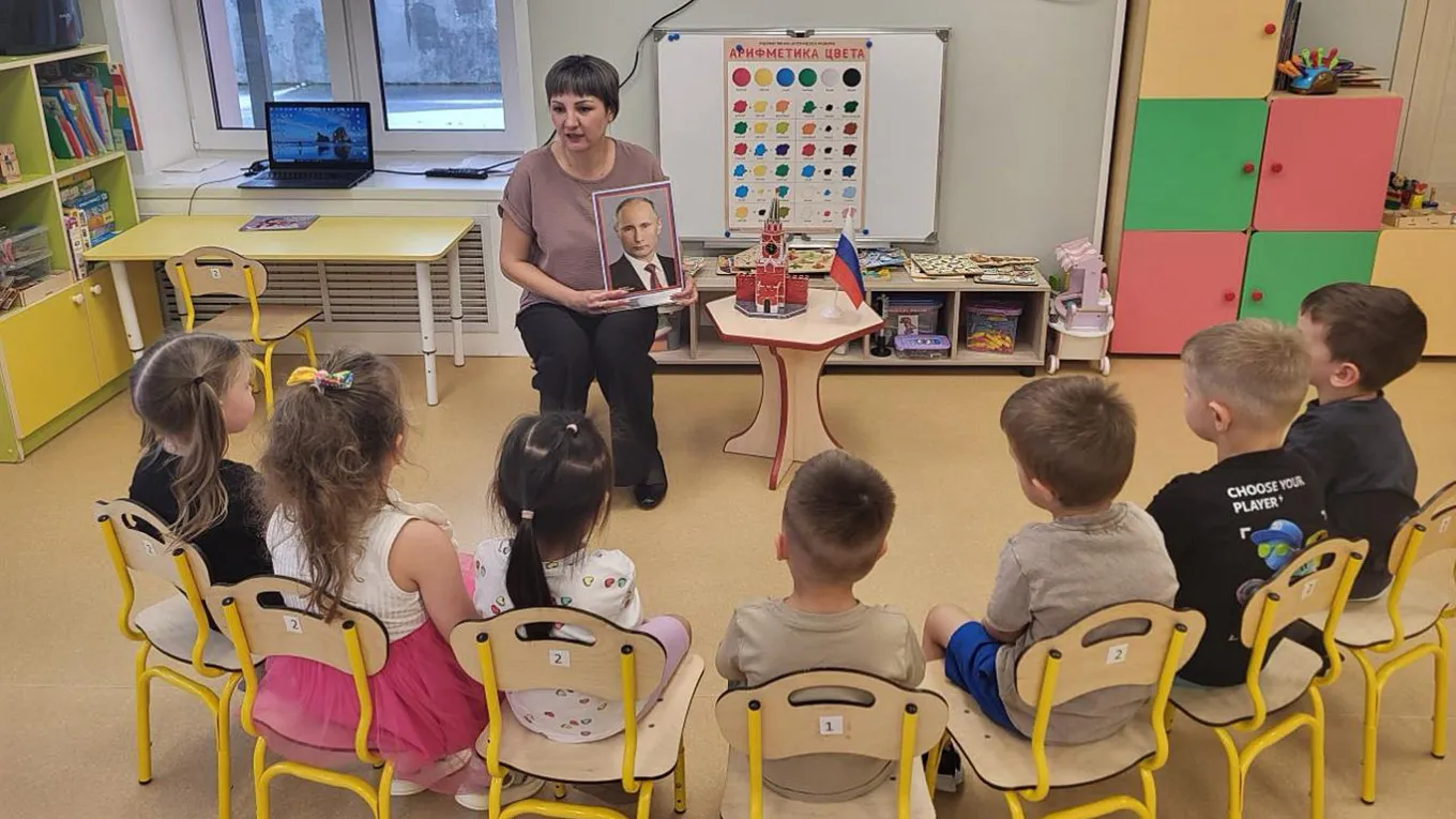 Russian children in kindergartens were forced to wish Putin a happy birthday