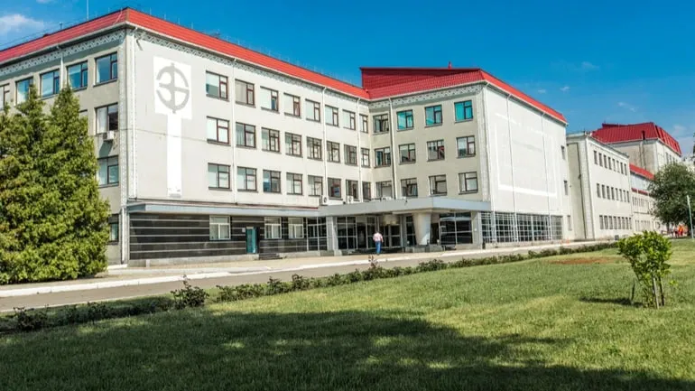Россияне атаковали один из крупнейших фармацевтических заводов Украины