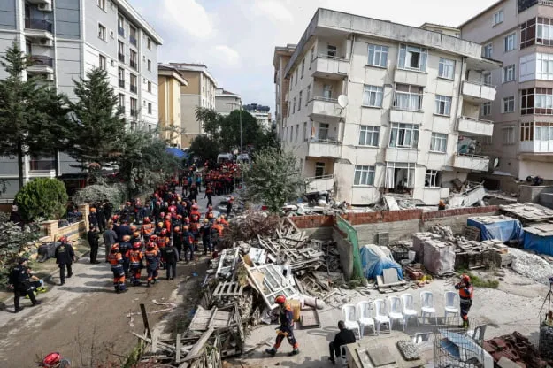 Пятеро человек погибли в результате обрушения жилого дома в Стамбуле — dpa