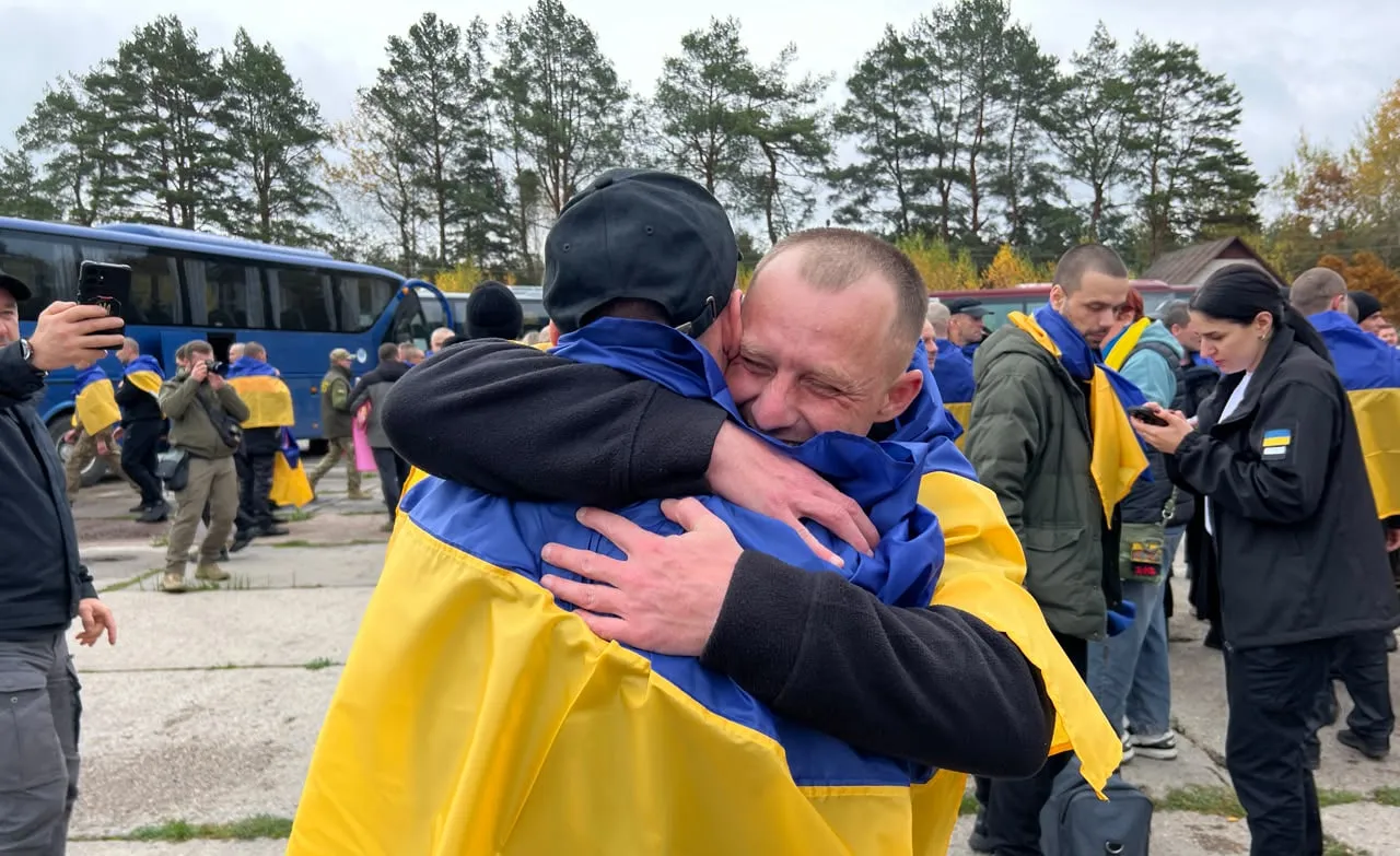Długo oczekiwana wymiana: Ukraina odzyskała 270 Ukraińców z rosyjskiej niewoli