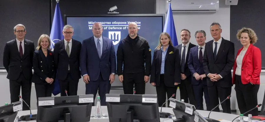 Посол США при НАТО вперше відвідав Київ та зустрівся зі Шмигалем: обговорили ППО та підтримку України