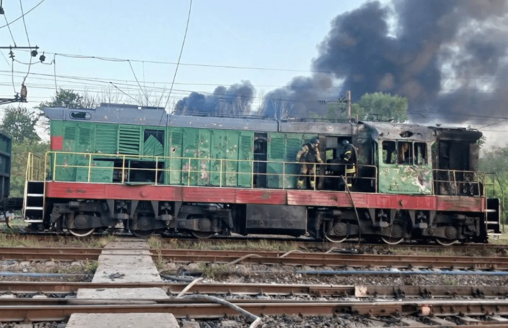 Ukraine has nearly exhausted its locomotive reserves due to Russian attacks on the railway — FT