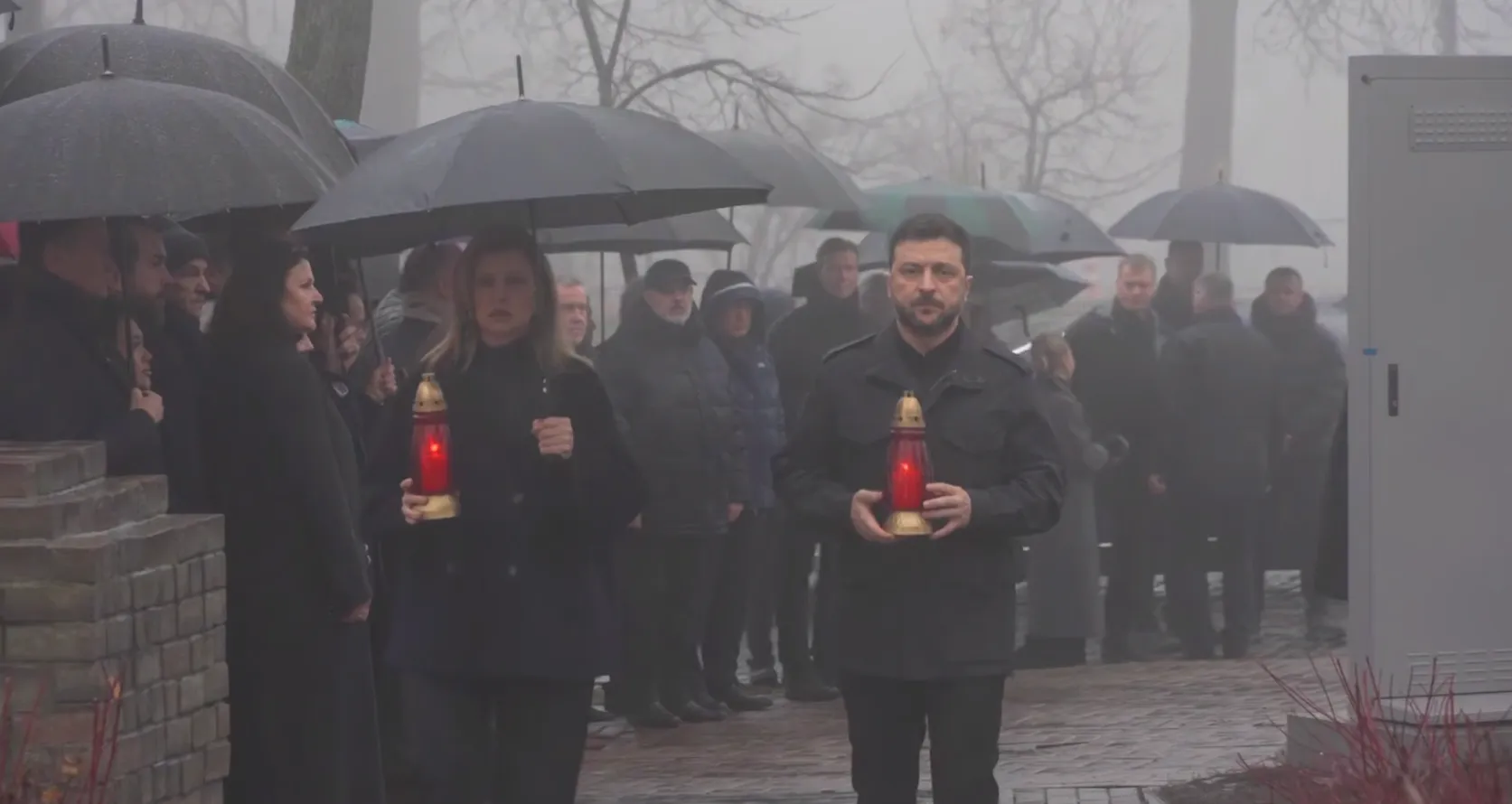 Захист незалежності з росією-сусідом надзвичайно складний - Зеленський