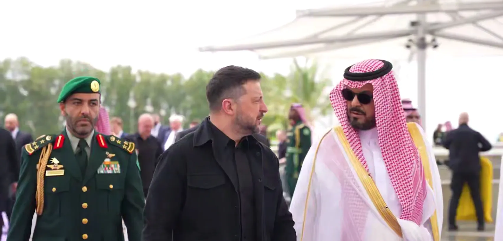 Zelenskyy arrived in Saudi Arabia for a meeting with the prince