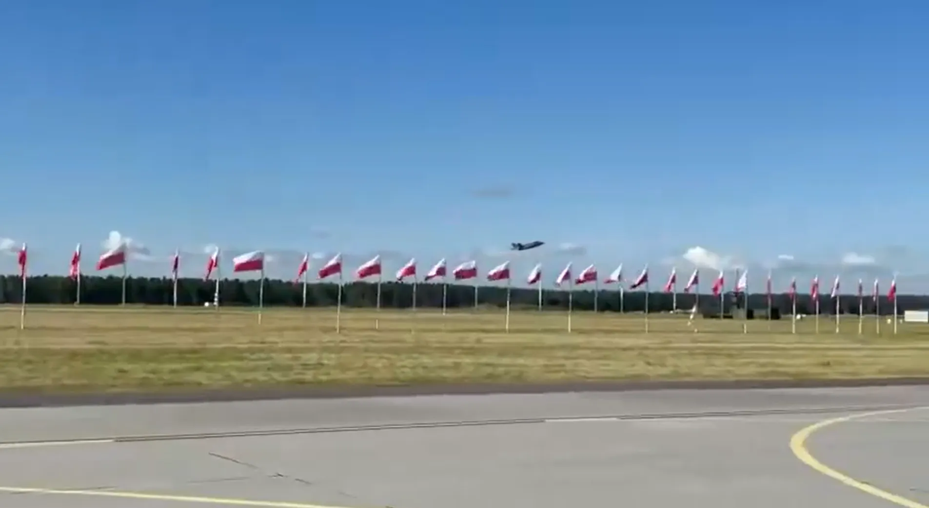 Польща офіційно прийняла на озброєння винищувачі F-35