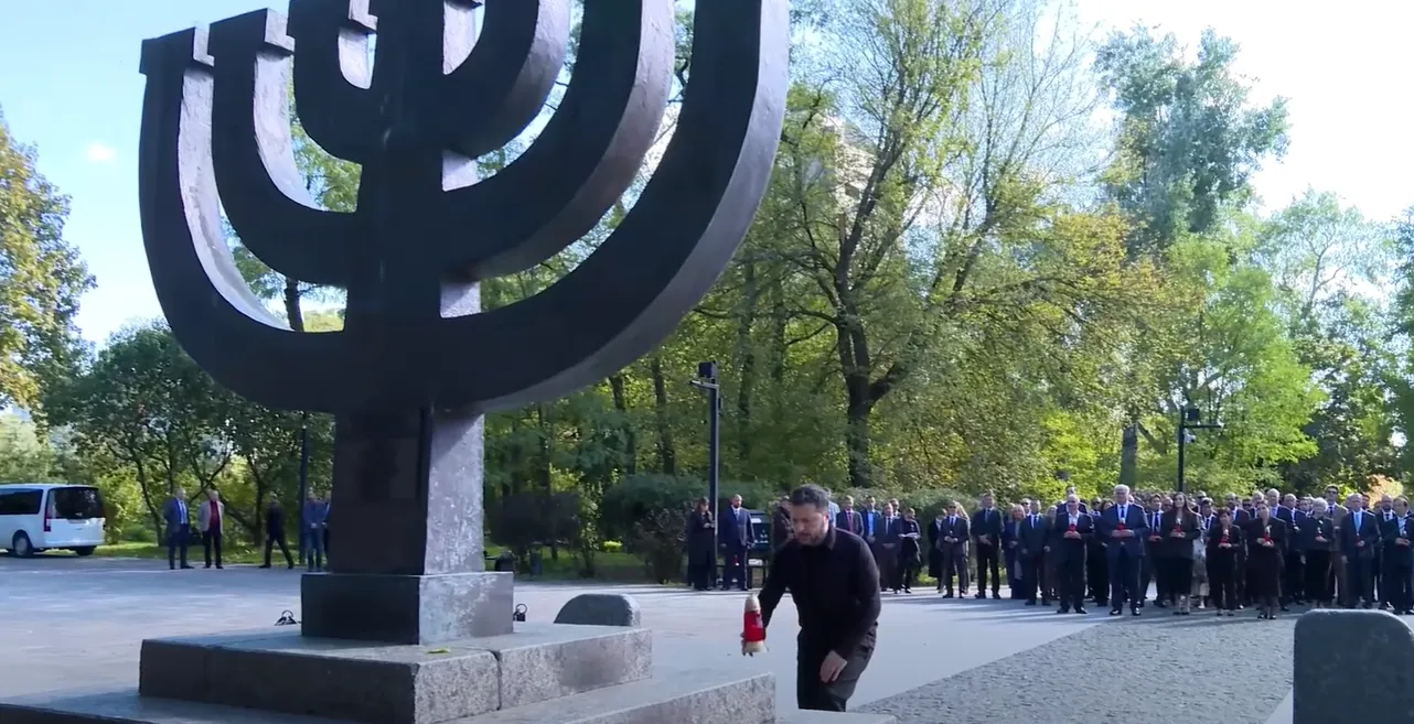 Видео: Зеленский почтил память жертв Бабьего Яра в 85-ю годовщину трагедии